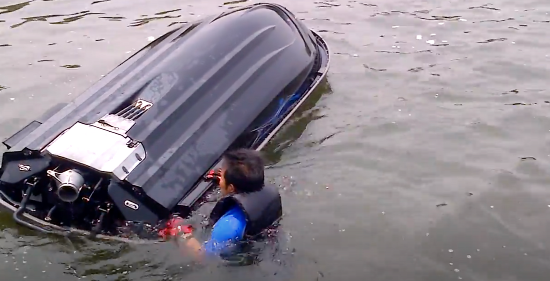 Capsizing your jetski, whether it’s a Seadoo or another personal watercraft, can be stressful, especially if you’re unfamiliar with the correct process to roll it back upright.