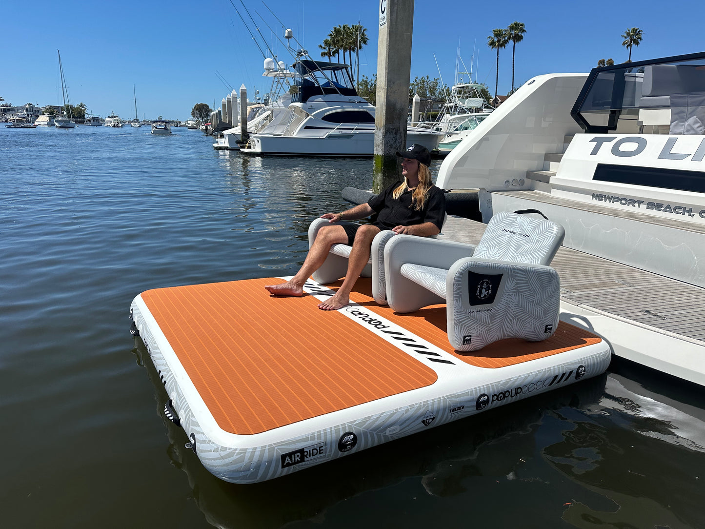 POP UP Dock – Your Floating Party Platform
